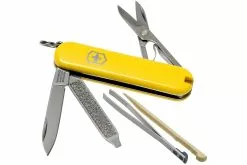 Victorinox Classic SD Jaune 0.6223.8 Couteau Suisse